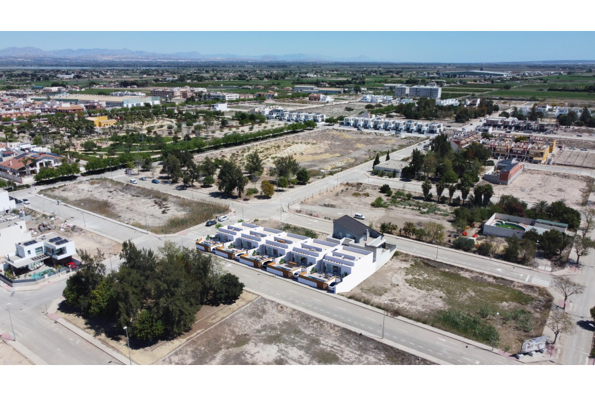 Dolores, Villas with solarium and pool