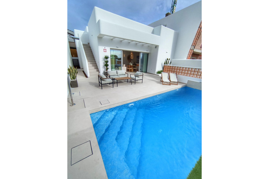 Dolores, Villas with solarium and pool