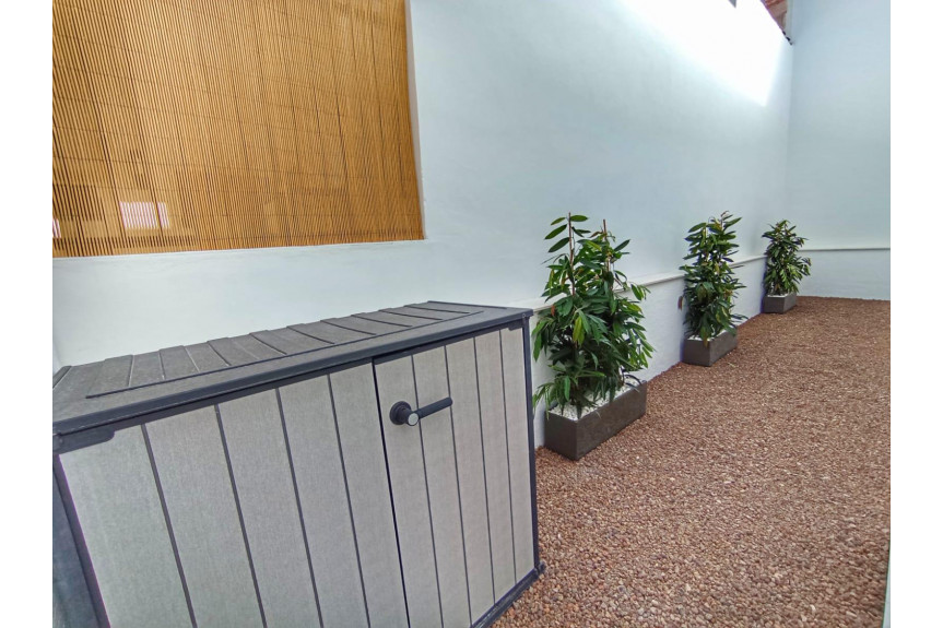 Dolores, Villas with solarium and pool
