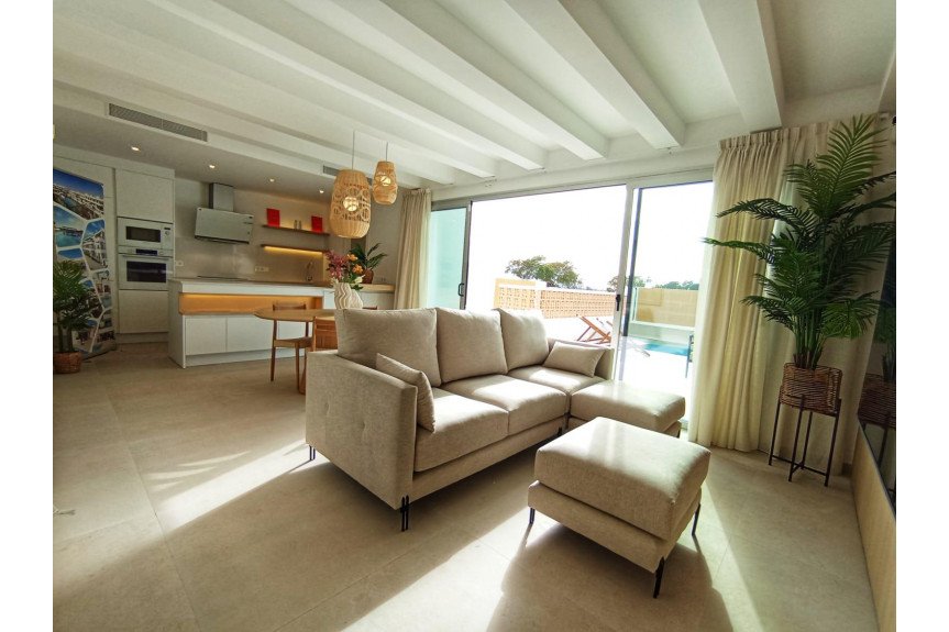 Dolores, Villas with solarium and pool