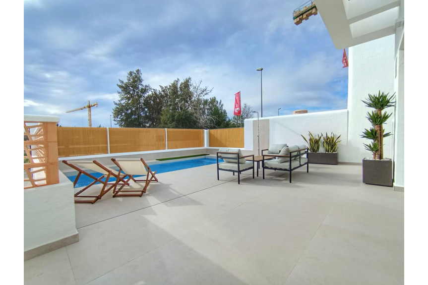Dolores, Villas with solarium and pool