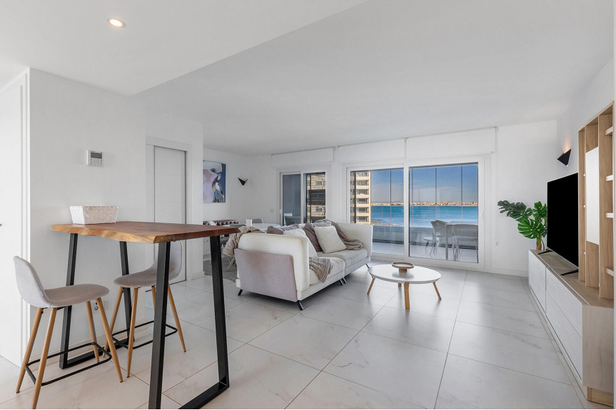 Punta Prima, Apartment with a sea view