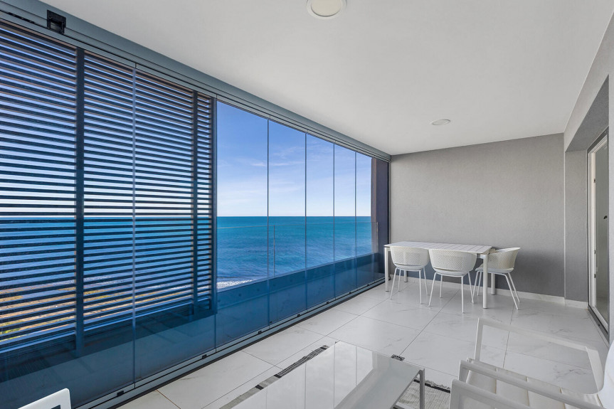 Punta Prima, Apartment with a sea view
