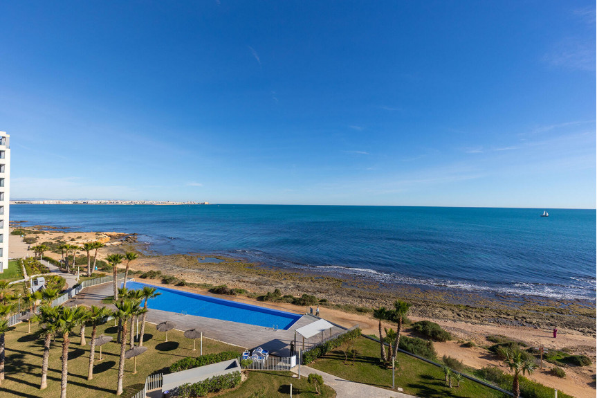 Punta Prima, Apartment with a sea view