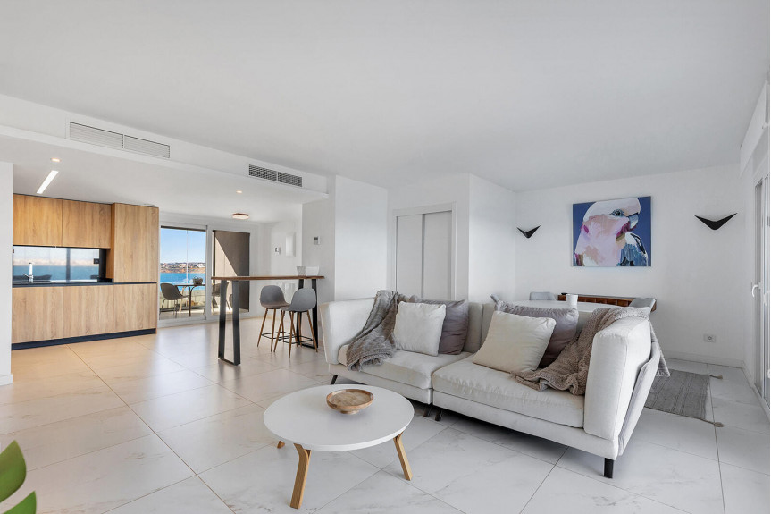 Punta Prima, Apartment with a sea view