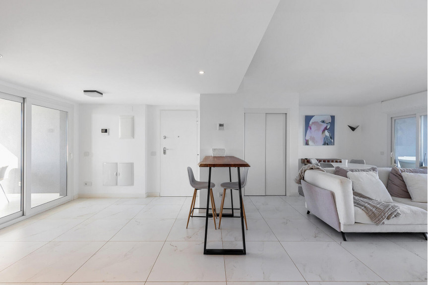 Punta Prima, Apartment with a sea view