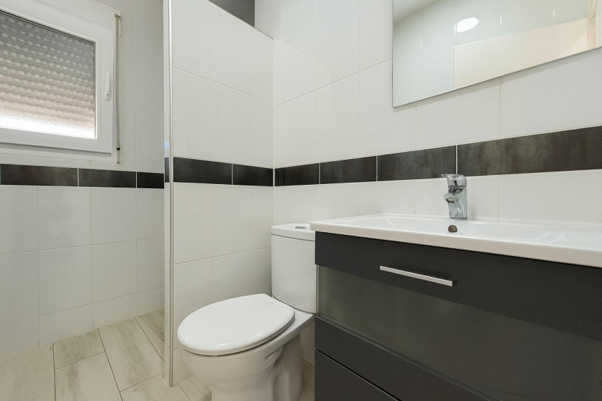 Pilar de la Horadada, Casa con piscina