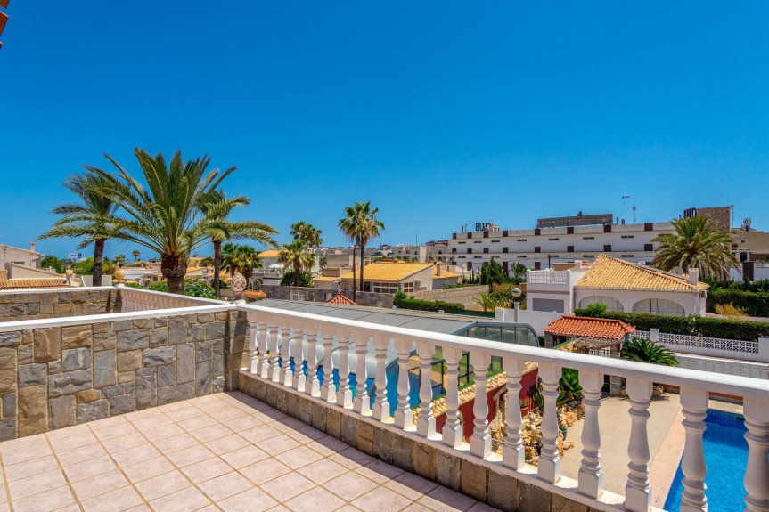 Dehesa de Campoamor, Casa a 500 m de la playa