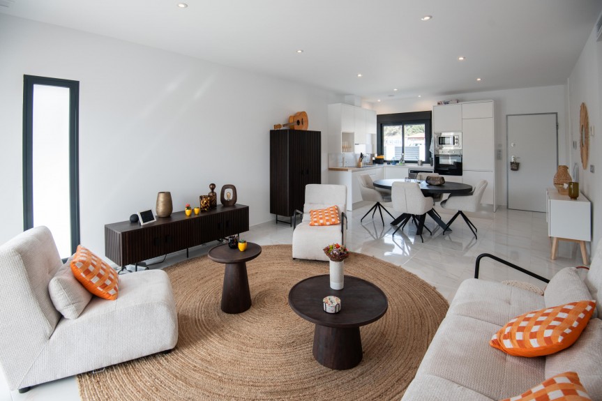 Pinar de Campoverde, Wille z basenem