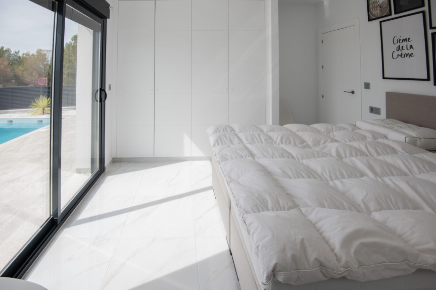 Pinar de Campoverde, Wille z basenem