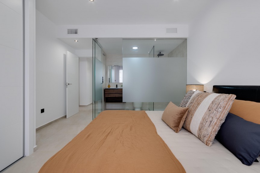 Los Alc&aacute;zares, New apartments