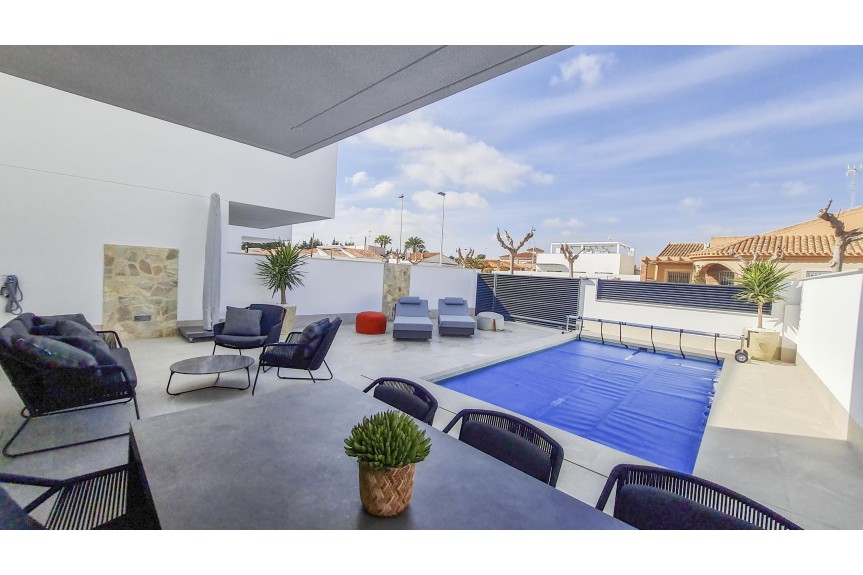 San Pedro del Pinatar, Wille z basenem