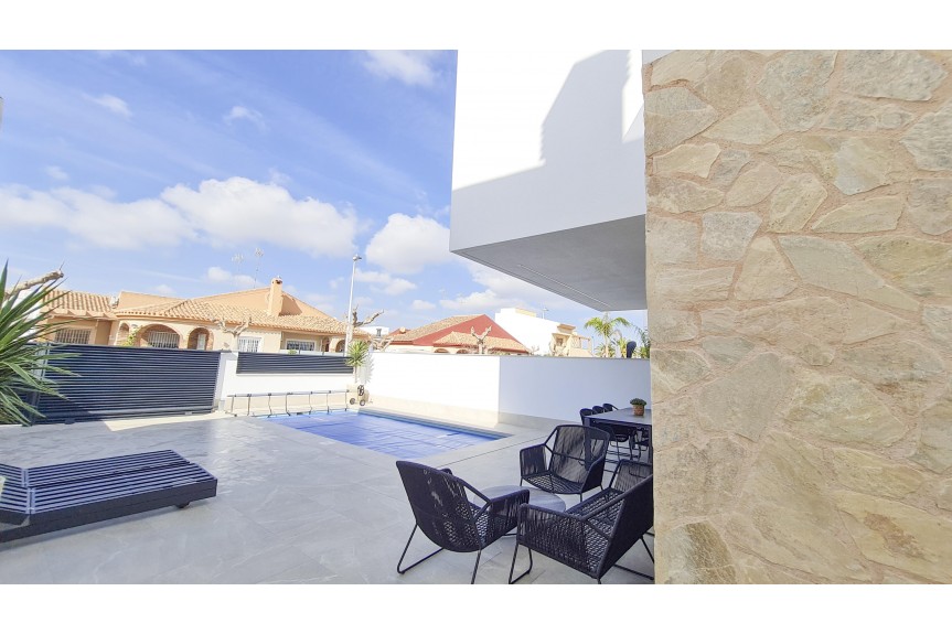 San Pedro del Pinatar, Wille z basenem