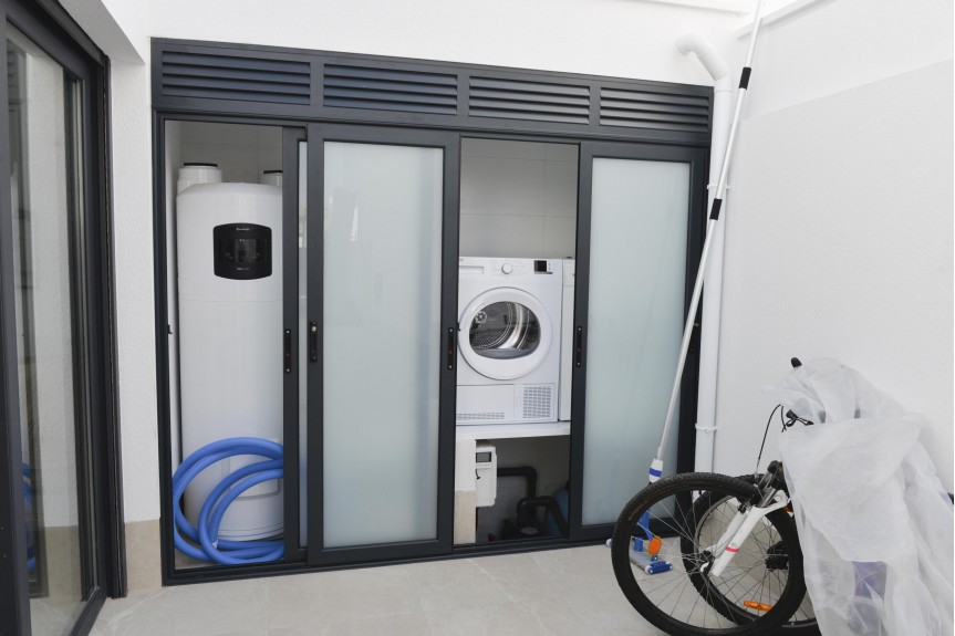 San Pedro del Pinatar, Wille z basenem