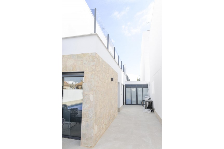 San Pedro del Pinatar, Wille z basenem