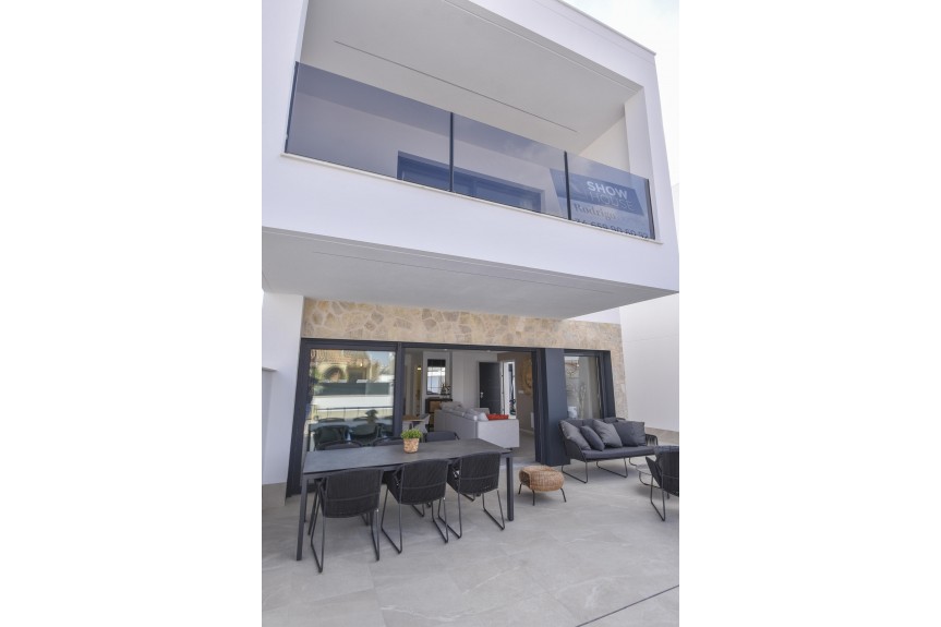 San Pedro del Pinatar, Wille z basenem