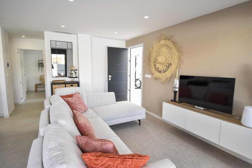 San Pedro del Pinatar, Wille z basenem