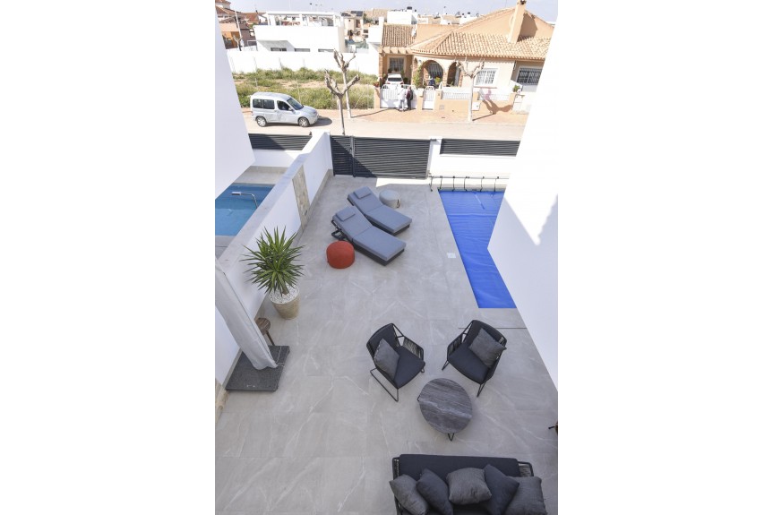 San Pedro del Pinatar, Wille z basenem