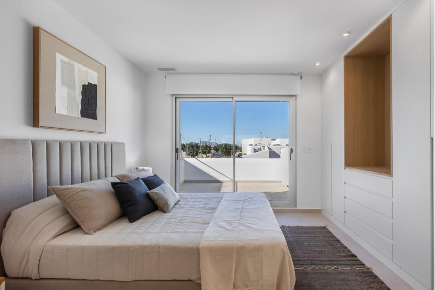 Dolores, New apartments