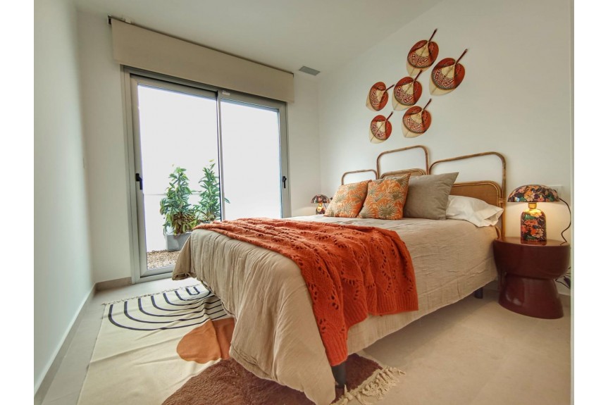 Dolores, Wille z basenem i solarium