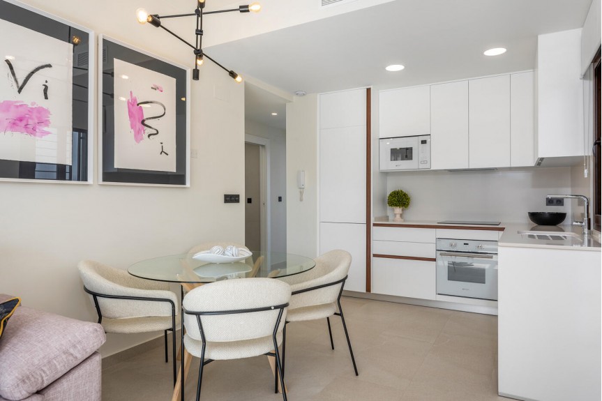 Los Balcones, Modern apartments