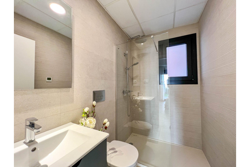 Torrevieja, Mieszkanie z solarium w La Veleta