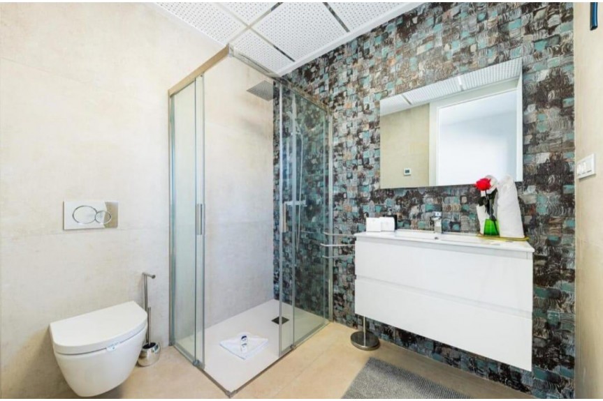 Orihuela Costa, Willa z basenem