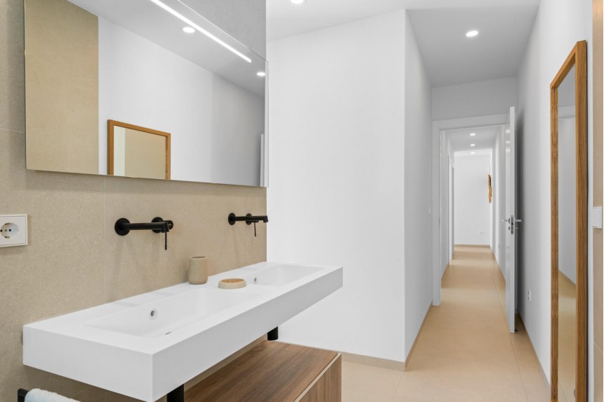 Los Alcazares, Single-story villas