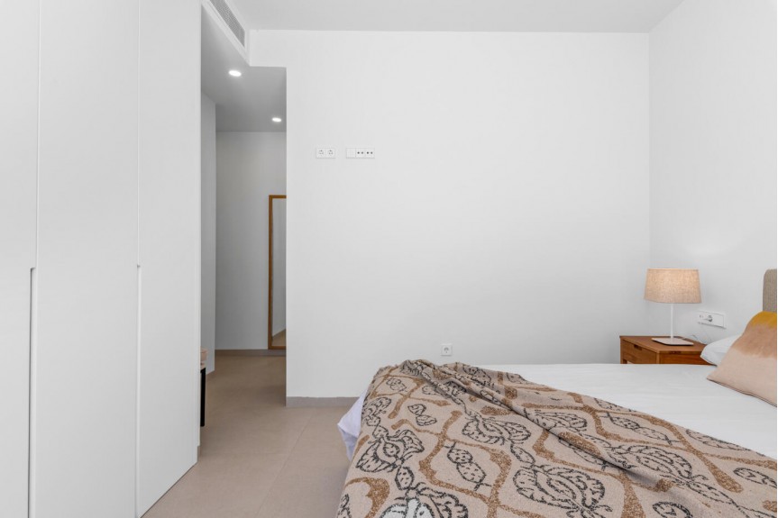 Los Alcazares, Single-story villas