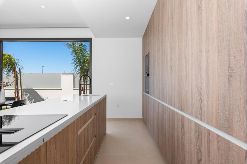 Los Alcazares, Single-story villas