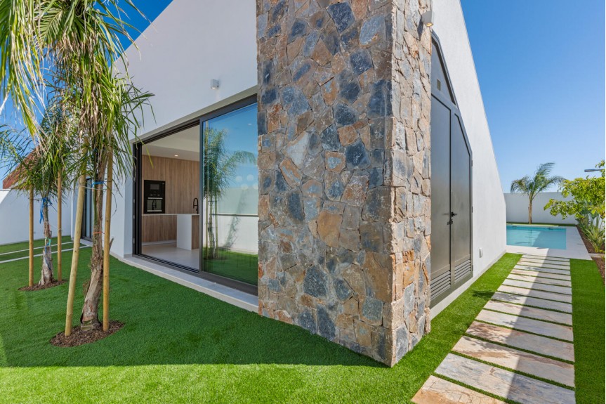 Los Alcazares, Single-story villas