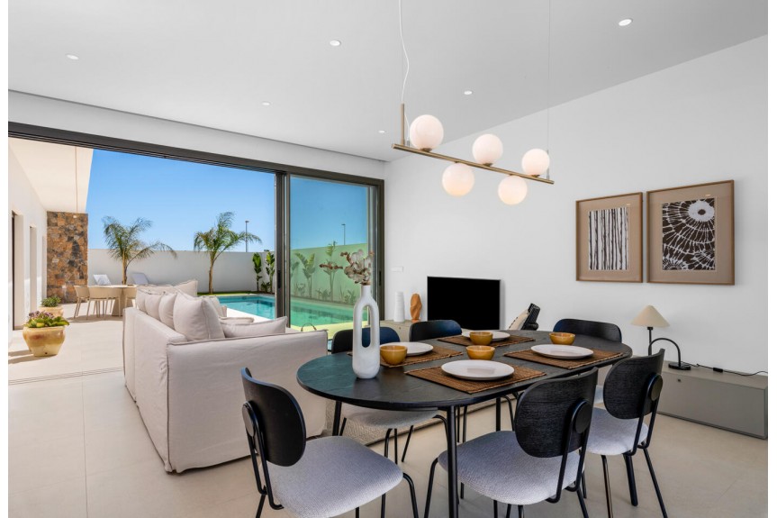 Los Alcazares, Single-story villas