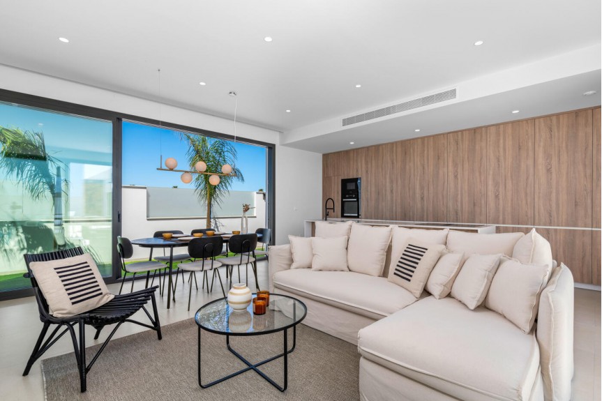 Los Alcazares, Single-story villas