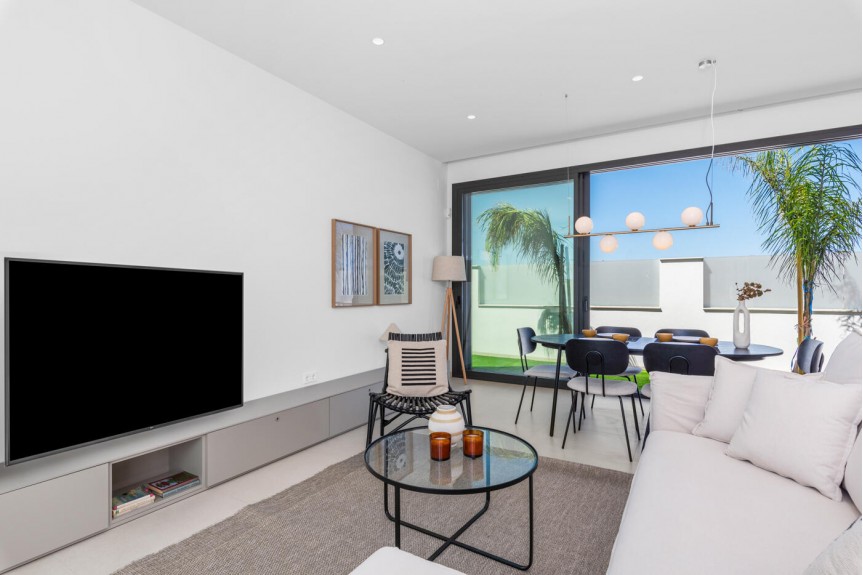 Los Alcazares, Single-story villas