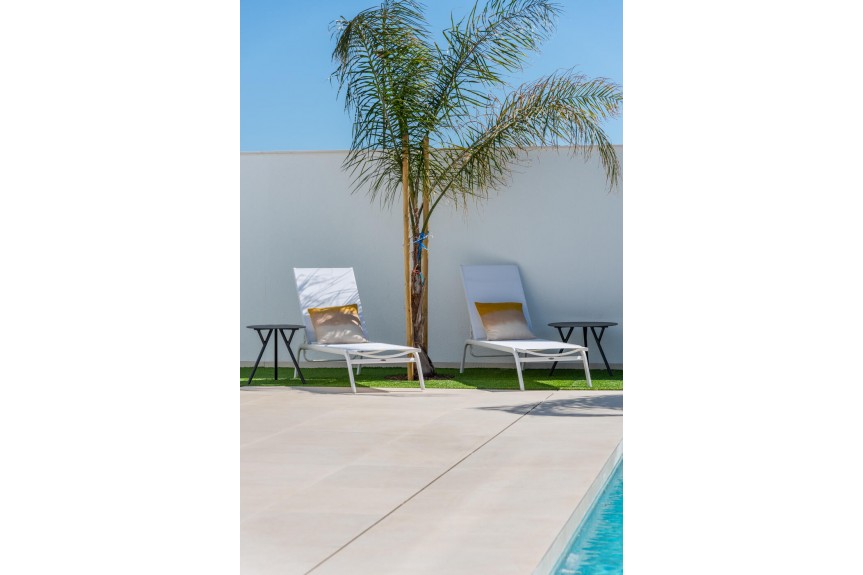 Los Alcazares, Single-story villas