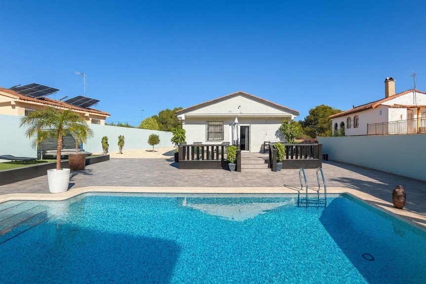 Pilar de la Horadada, House with a pool