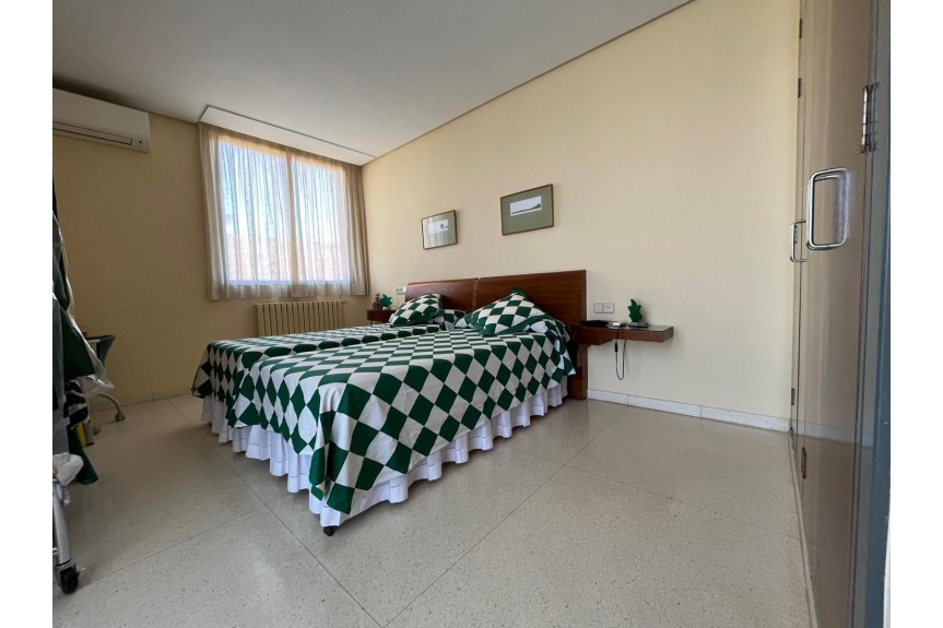 Dehesa de Campoamor, Willa z basenem