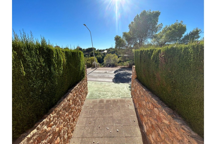 Dehesa de Campoamor, Willa z basenem