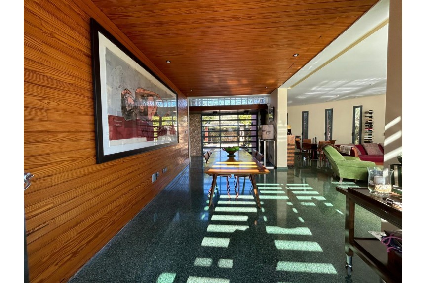 Dehesa de Campoamor, Willa z basenem