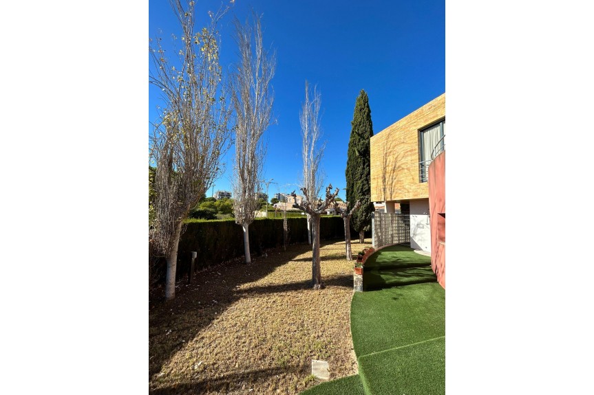 Dehesa de Campoamor, Willa z basenem