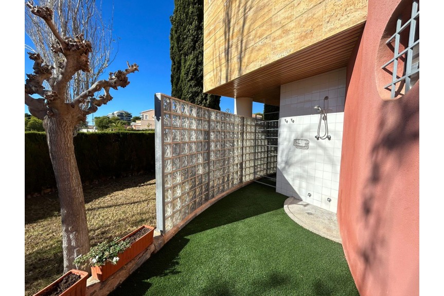 Dehesa de Campoamor, Willa z basenem