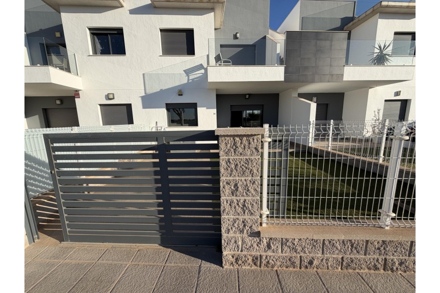 Pilar de la Horadada, Apartament na parterze