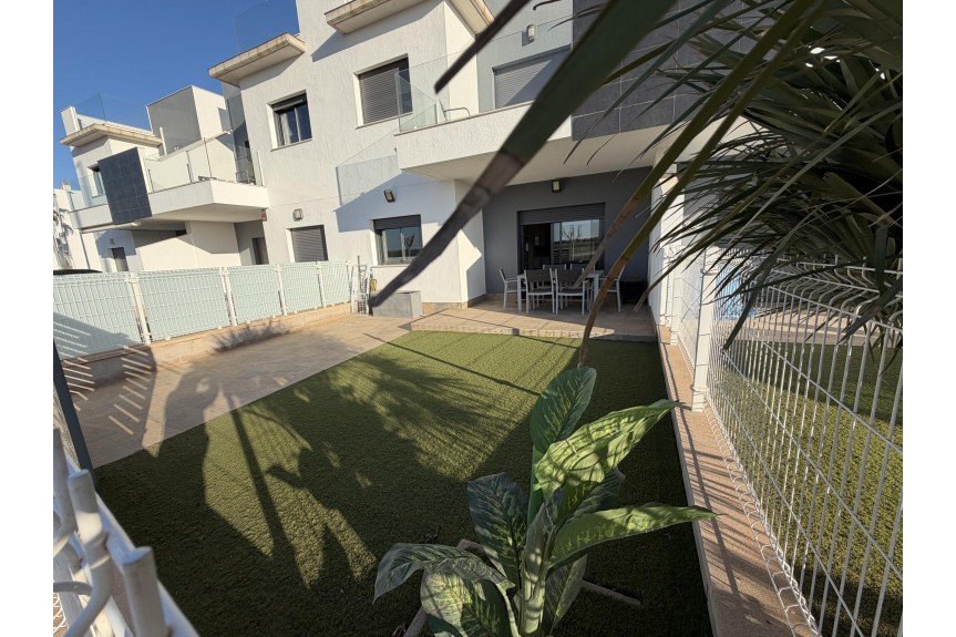 Pilar de la Horadada, Apartament na parterze