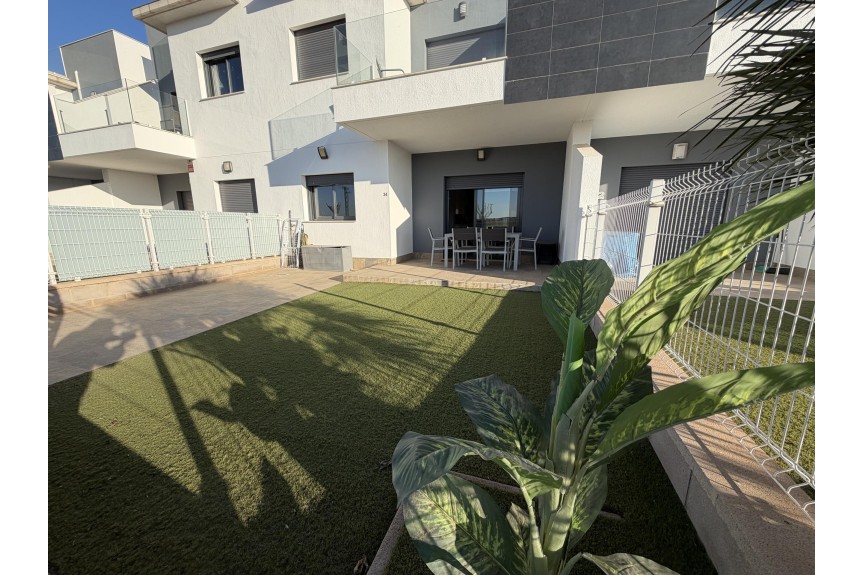 Pilar de la Horadada, Apartament na parterze