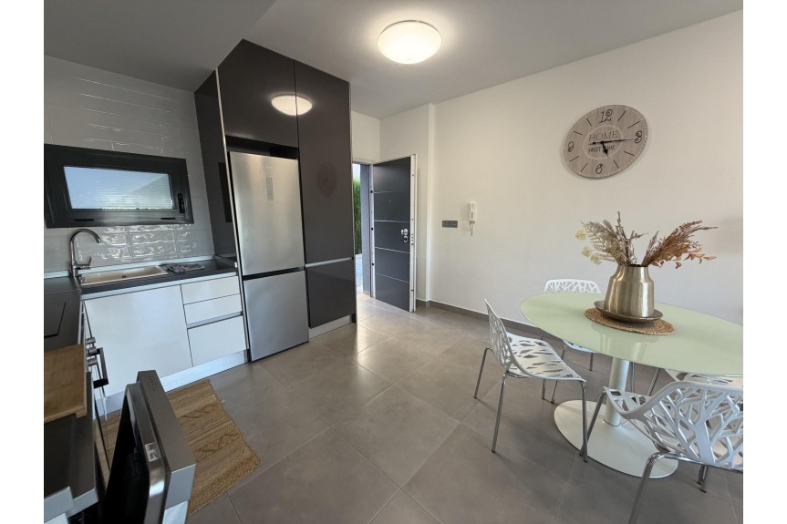 Pilar de la Horadada, Apartament na parterze