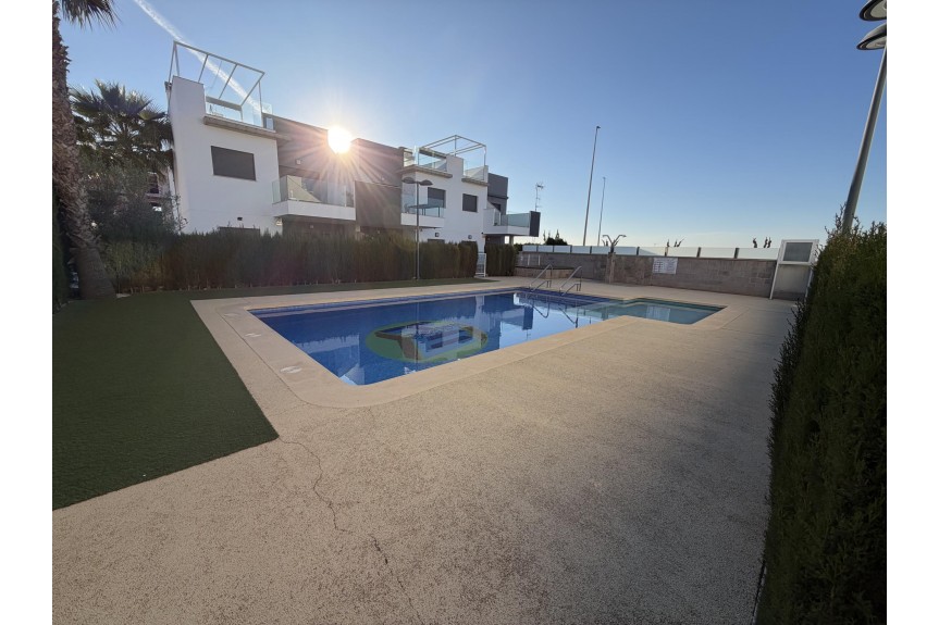 Pilar de la Horadada, Apartament na parterze