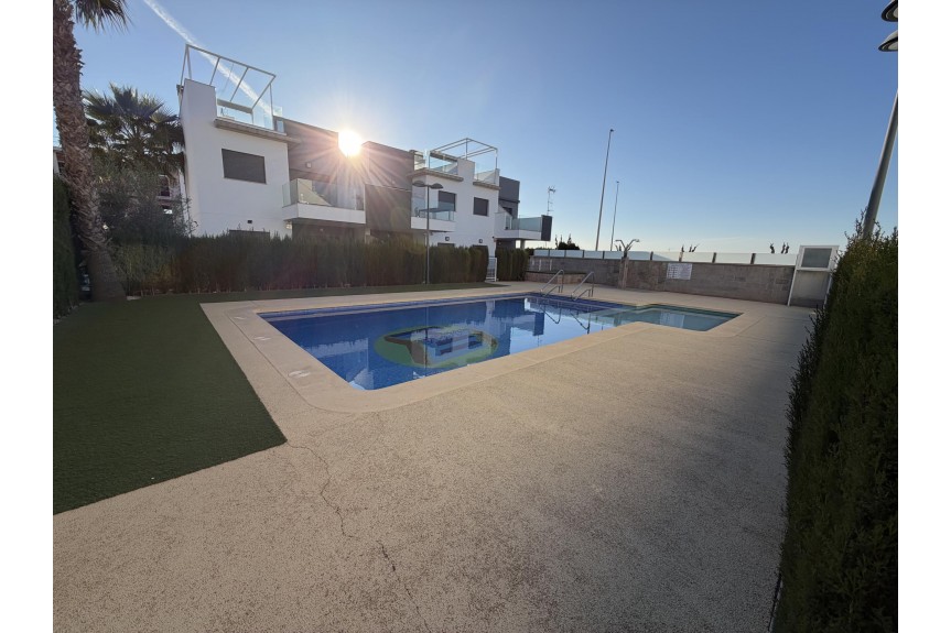 Pilar de la Horadada, Apartament na parterze