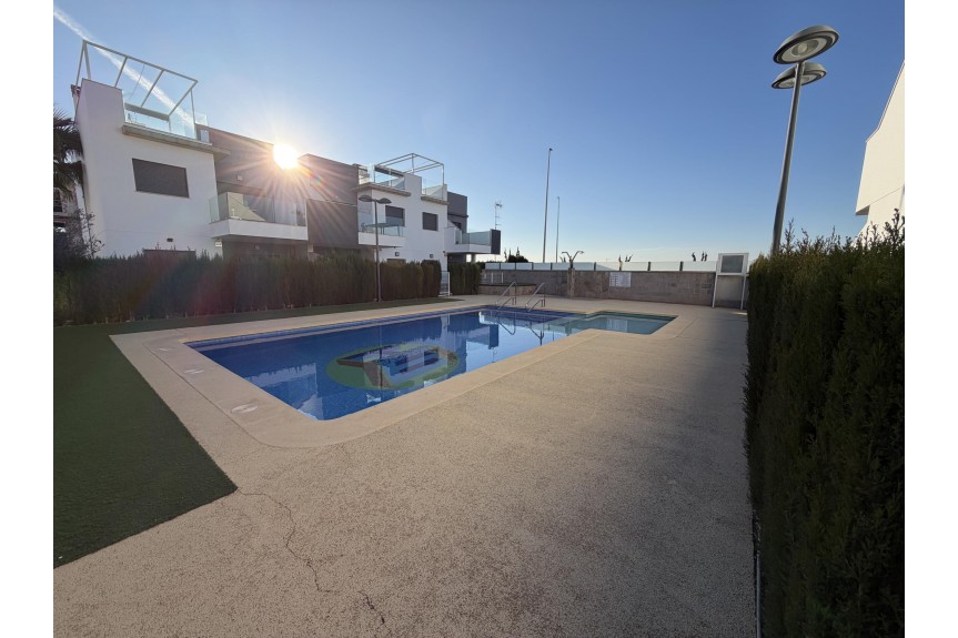 Pilar de la Horadada, Apartament na parterze