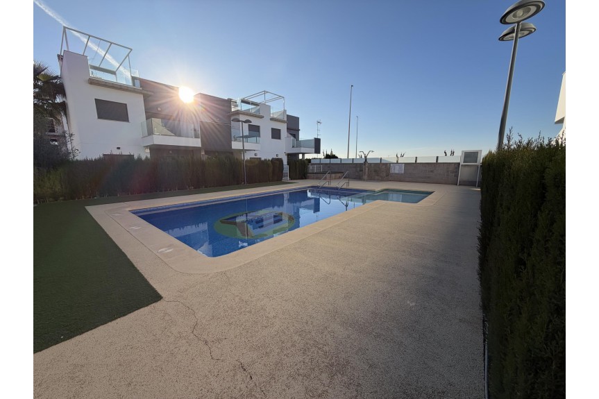 Pilar de la Horadada, Apartament na parterze