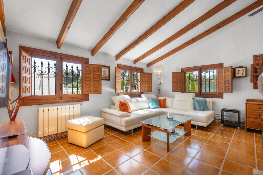 Villamartin, Willa z basenem